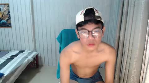 Snapshot of urdreamboy_doms chatting on March 26, 4:12 pm urdreamboy_doms online show from March 26, 4:12 pm
