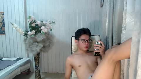 Snapshot of urdreamboy_doms chatting on April 22, 5:58 pm urdreamboy_doms online show from April 22, 5:58 pm