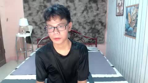 Snapshot of urdreamboy_doms chatting on May 3, 5:57 am urdreamboy_doms online show from May 3, 5:57 am