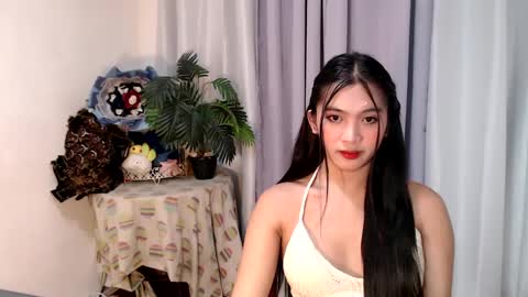 Trixie online show from March 8, 4:06 pm