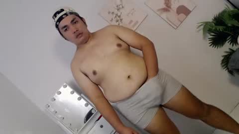 ure_fattytoy143 online show from June 22, 2:25 pm
