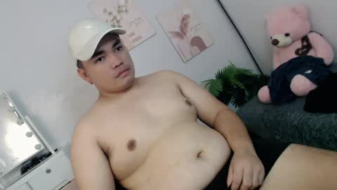 ure_fattytoy143 online show from July 13, 4:26 am