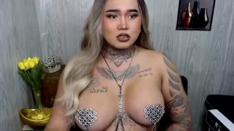 Maxxie online show from June 29, 10:15 am