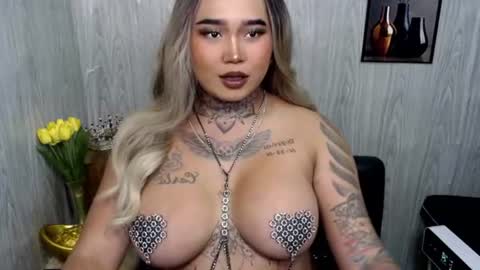 Maxxie online show from July 4, 4:13 pm
