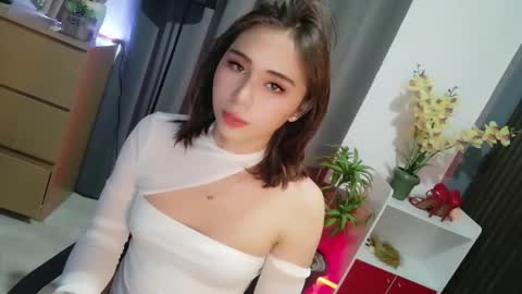 Snapshot of urfave_bbgirl chatting on May 6, 12:32 pm urfave_bbgirl online show from May 6, 12:32 pm