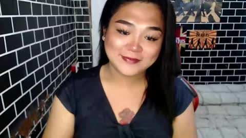 Snapshot of urgirl_dimple chatting on September 18, 5:59 pm Dimple online show from September 18, 5:59 pm