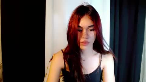 Snapshot of urgirl_leah chatting on September 16, 5:08 am Leah online show from September 16, 5:08 am