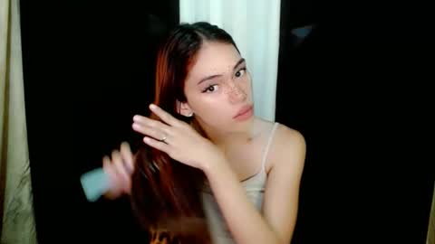 Snapshot of urgirl_leah chatting on October 14, 5:30 am Leah online show from October 14, 5:30 am