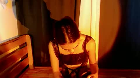 Snapshot of urgirl_leah chatting on October 17, 9:12 am Leah online show from October 17, 9:12 am