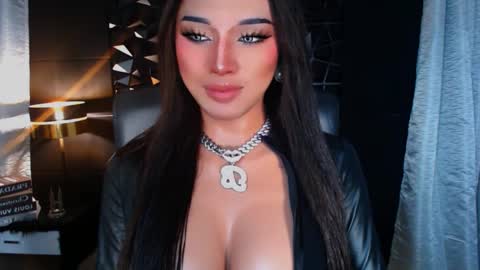 My bella 3 online show from October 3, 8:55 am