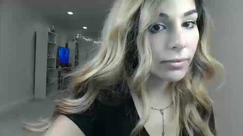 Snapshot of urgoddessmarla chatting on October 14, 1:17 am Goddess Marla online show from October 14, 1:17 am
