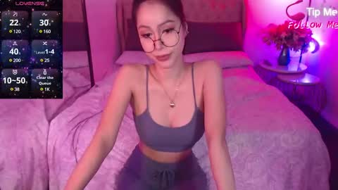 Snapshot of urgoddessofsex chatting on February 8, 5:40 am angela online show from February 8, 5:40 am