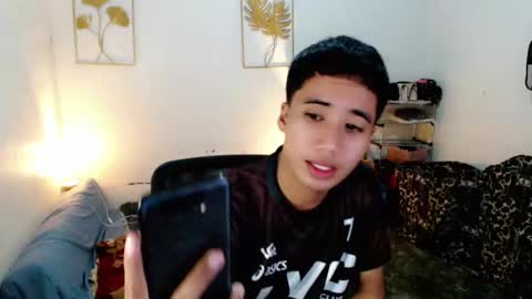 Snapshot of urguy_habibi chatting on December 4, 6:49 pm Bib online show from December 4, 6:49 pm