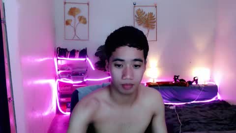 Snapshot of urguy_habibi chatting on December 20, 8:43 am Bib online show from December 20, 8:43 am