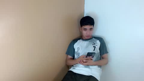 Snapshot of urguy_habibi chatting on March 23, 8:46 pm Bib online show from March 23, 8:46 pm