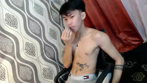 Snapshot of urguy_xian chatting on December 11, 1:05 am xian online show from December 11, 1:05 am