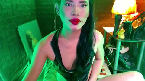 queen norelle online show from May 23, 8:40 am