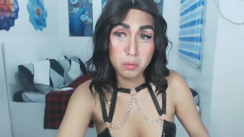 Snapshot of urhotsapphire chatting on April 13, 2:33 pm urhotsapphire online show from April 13, 2:33 pm
