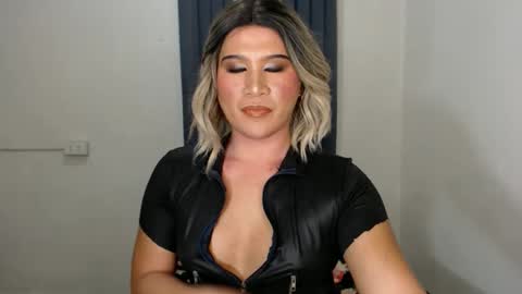 Snapshot of urjerkingdoll chatting on December 31, 11:42 am Zoe online show from December 31, 11:42 am