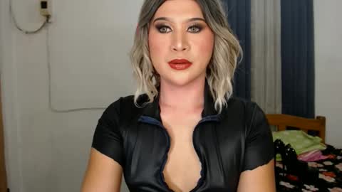 Snapshot of urjerkingdoll chatting on January 8, 2:46 am Zoe online show from January 8, 2:46 am