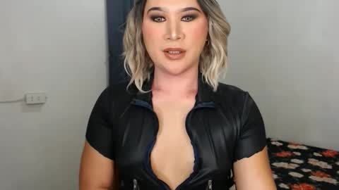 Snapshot of urjerkingdoll chatting on January 9, 10:52 pm Zoe online show from January 9, 10:52 pm