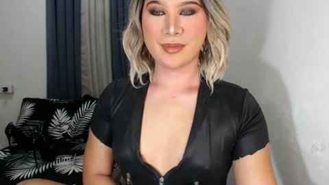 Snapshot of urjerkingdoll chatting on January 19, 8:51 pm Zoe online show from January 19, 8:51 pm