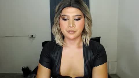 Snapshot of urjerkingdoll chatting on February 2, 2:56 pm Zoe online show from February 2, 2:56 pm