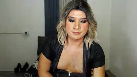 Snapshot of urjerkingdoll chatting on February 16, 2:21 pm Zoe online show from February 16, 2:21 pm