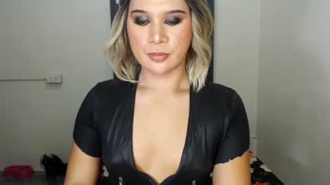 Snapshot of urjerkingdoll chatting on February 22, 11:57 am Zoe online show from February 22, 11:57 am