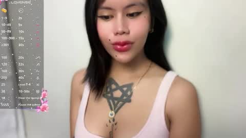 Snapshot of urlovelymd chatting on May 5, 12:57 pm MD online show from May 5, 12:57 pm