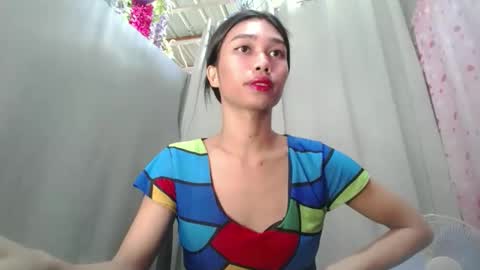 urloverjasmine_xx online show from May 19, 12:05 am