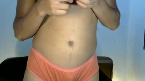 Snapshot of urluckyfuck123 chatting on July 12, 11:18 pm Jasmin online show from July 12, 11:18 pm