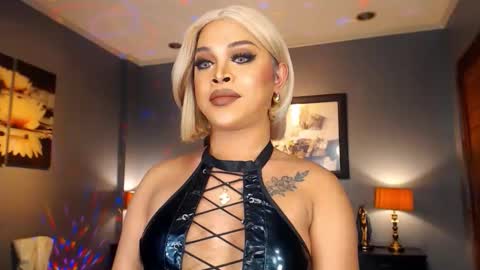 UrMajestyTyra online show from February 1, 1:26 am