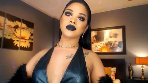 UrMajestyTyra online show from March 18, 1:31 am