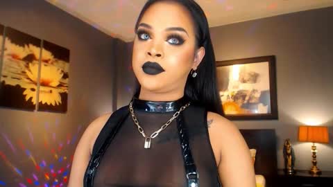 UrMajestyTyra online show from March 22, 1:20 am