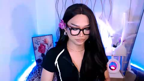 urmistress_69 online show from July 23, 3:43 pm