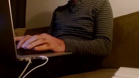 Snapshot of uropportunity chatting on January 21, 6:02 pm Dutchsoftie online show from January 21, 6:02 pm