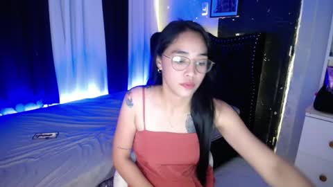 Snapshot of urpetit_soflexx chatting on May 6, 8:30 am urpetit_soflexx online show from May 6, 8:30 am