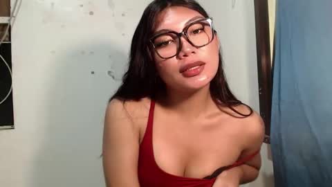 urpinay_sandra69 online show from May 20, 2:23 pm