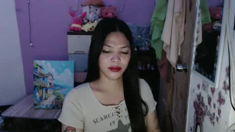 Snapshot of urpreciouspinayxxx chatting on March 3, 2:12 pm hi im kim online show from March 3, 2:12 pm