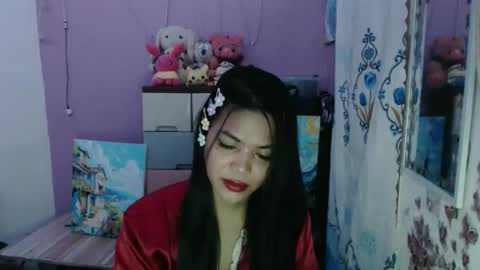 Snapshot of urpreciouspinayxxx chatting on March 13, 3:13 am hi im kim online show from March 13, 3:13 am