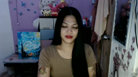 Snapshot of urpreciouspinayxxx chatting on June 26, 1:04 pm hi im kim online show from June 26, 1:04 pm