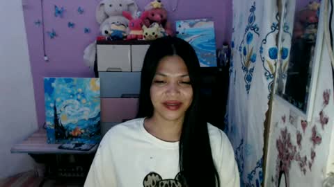 Snapshot of urpreciouspinayxxx chatting on July 23, 12:35 am hi im kim online show from July 23, 12:35 am