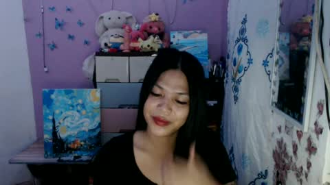 Snapshot of urpreciouspinayxxx chatting on July 24, 12:25 pm hi im kim online show from July 24, 12:25 pm