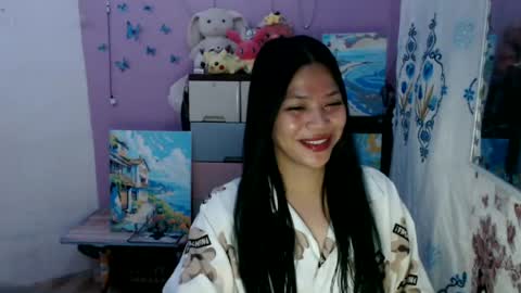 Snapshot of urpreciouspinayxxx chatting on August 2, 12:58 pm hi im kim online show from August 2, 12:58 pm