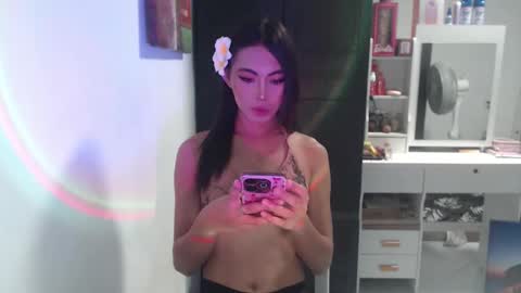 Snapshot of urpretty_mistake chatting on April 24, 4:48 am urpretty_mistake online show from April 24, 4:48 am