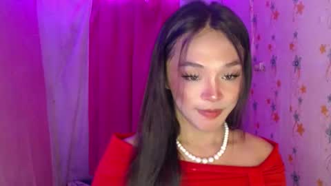 Snapshot of ursexy_debra chatting on March 13, 1:40 pm TYRA online show from March 13, 1:40 pm