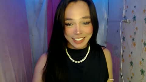 Snapshot of ursexy_debra chatting on March 16, 6:01 pm TYRA online show from March 16, 6:01 pm