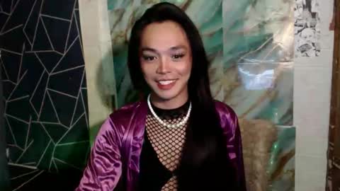 Snapshot of ursexy_debra chatting on March 23, 1:31 am TYRA online show from March 23, 1:31 am