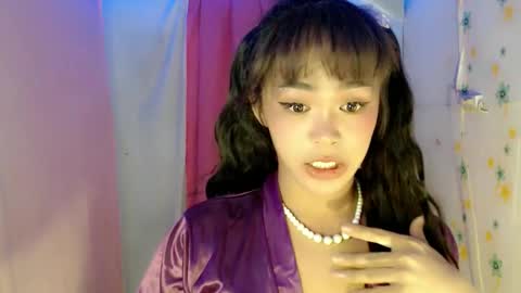 Snapshot of ursexy_debra chatting on March 31, 8:42 pm TYRA online show from March 31, 8:42 pm